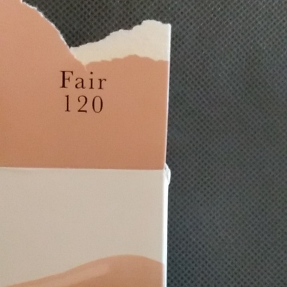 Clinique, Laura Geller, Fresh foundation bundle - Picture 3 of 8